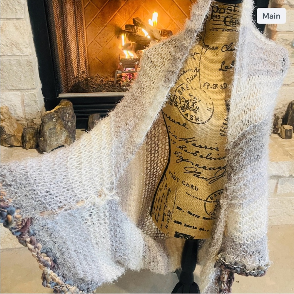 Chic Knit Shrug in Cream and Brown